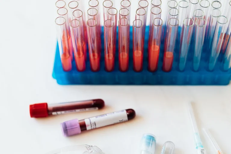 Private Blood Tests UK: Costs & Providers Guide
